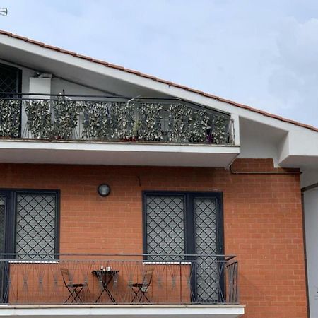 My Place Apartment Ciampino Luaran gambar