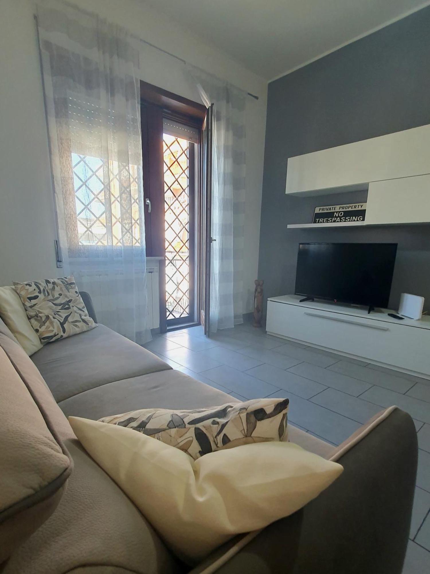 My Place Apartment Ciampino Luaran gambar