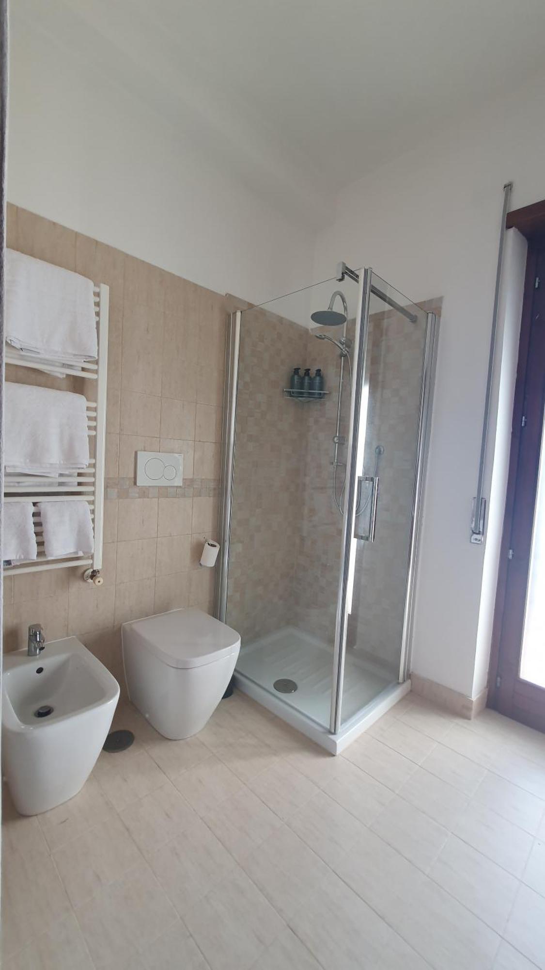 My Place Apartment Ciampino Luaran gambar